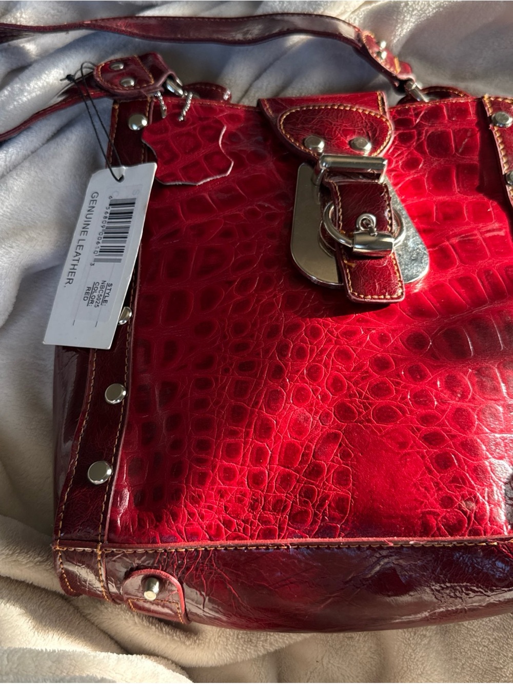 NWT Madi Claire Red Croc Embossed Genuine Leather Shoulder Bag NBC5025